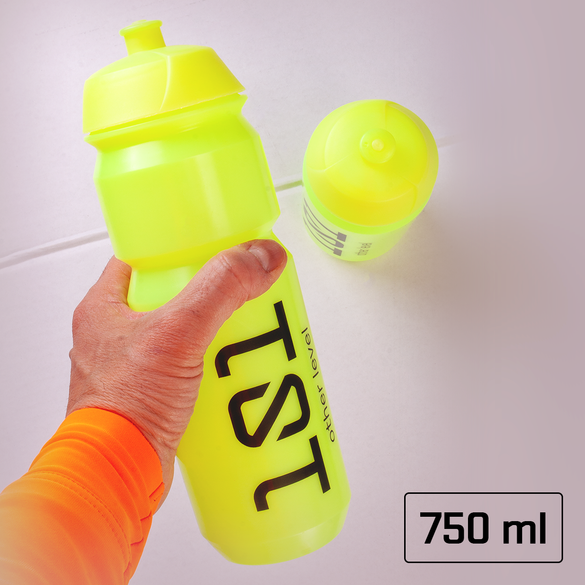 Bidón Ultra 750 ml Team 101 color Amarillo Flúor