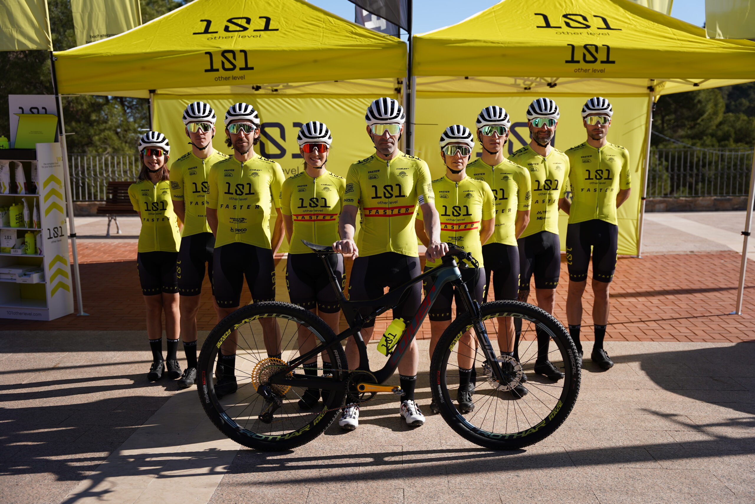 Equipo de ciclismo CRX 101 Other Level Faster